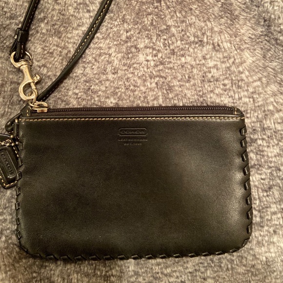 Small coach leather wristlet - Picture 1 of 4